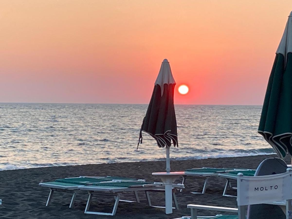 Rosso Tramonto Luxury-White- Ladispoli, Lungomare Regina Elena 58 Villa ภายนอก รูปภาพ